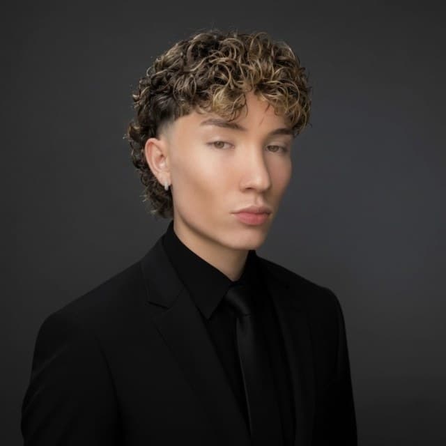 Dimitri Hatten, founder of DimitriScales and Organic Growth Strategist